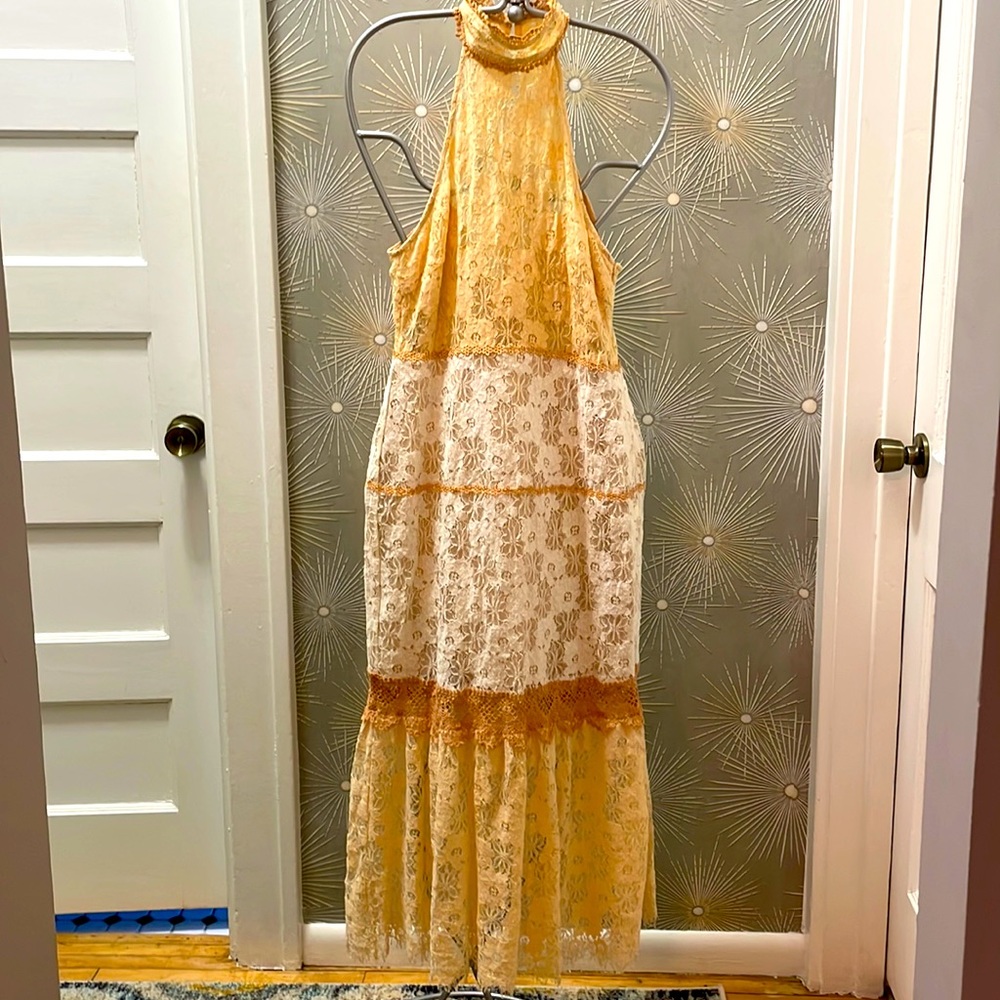 Dress neutral lace MWT Size M